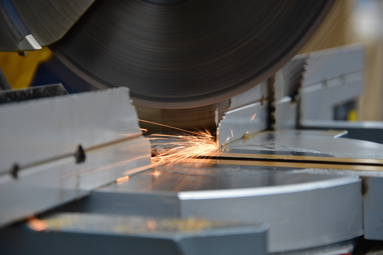 Cutting Aluminum with Miter Saw: Easy DIY Tips & Pro Solutions – Gemma-Global