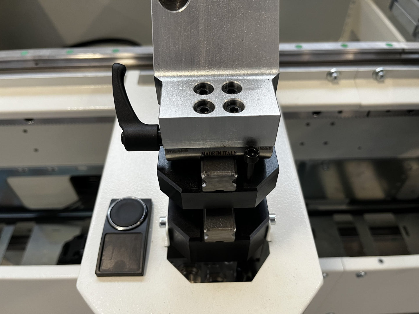 lose-up of the clamping system on the Bolero 5 CNC machining center, showcasing its precision engineering for aluminum, steel, and light alloy components.