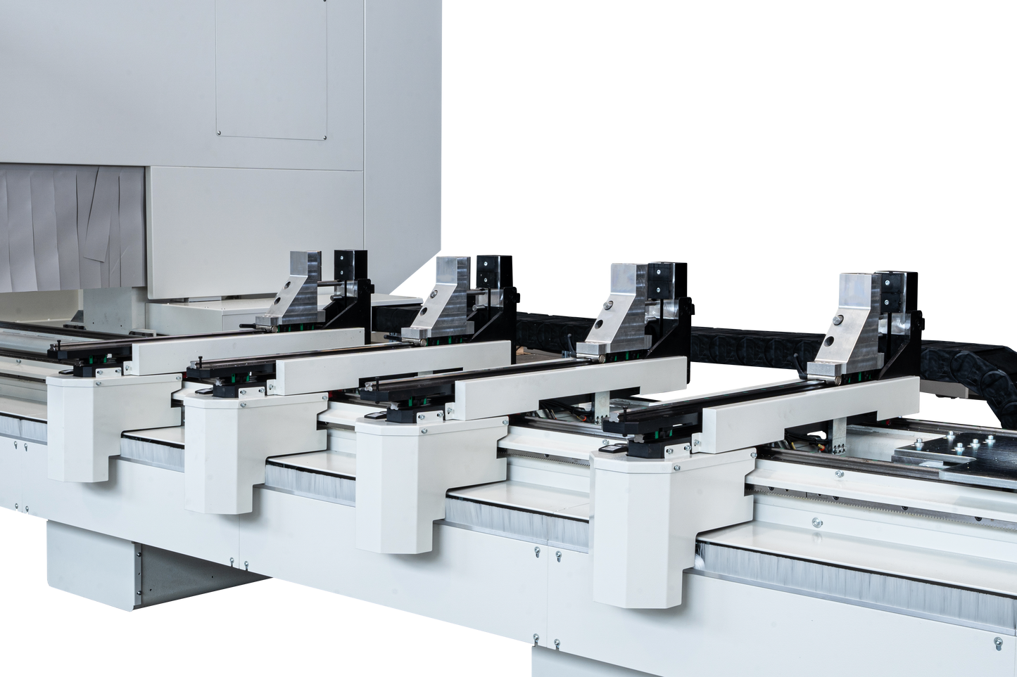 High-precision clamping system of the Bolero 5 CNC machining center, designed for secure and accurate positioning of aluminum profiles and other materials during machining.