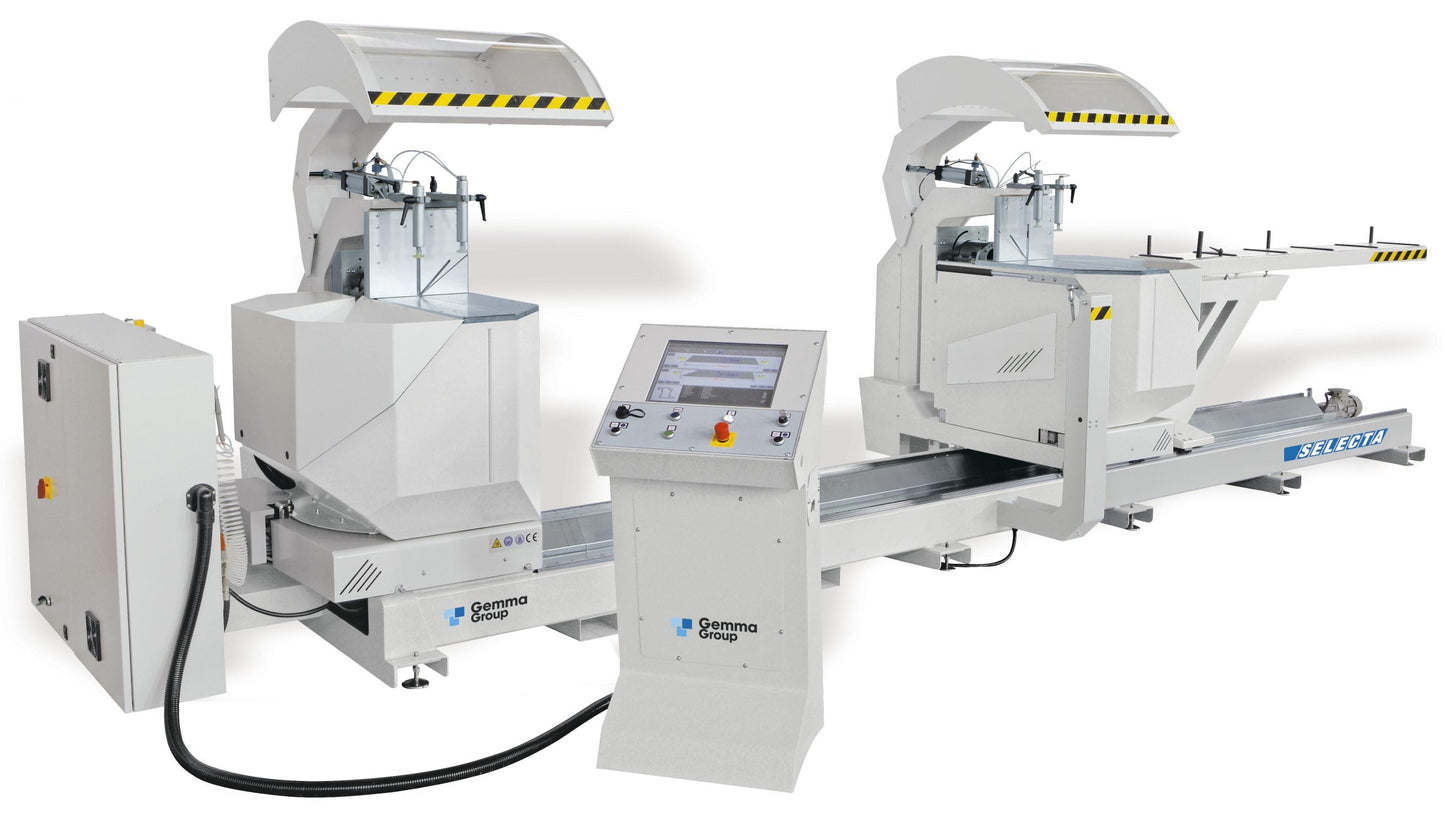 The Selecta A machine cutting aluminum profiles, demonstrating its pneumatic control and precise blade alignment.