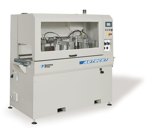 Overview of the Autocut automatic cutting machine designed for aluminum profiles, showcasing its robust structure and user-friendly interface.