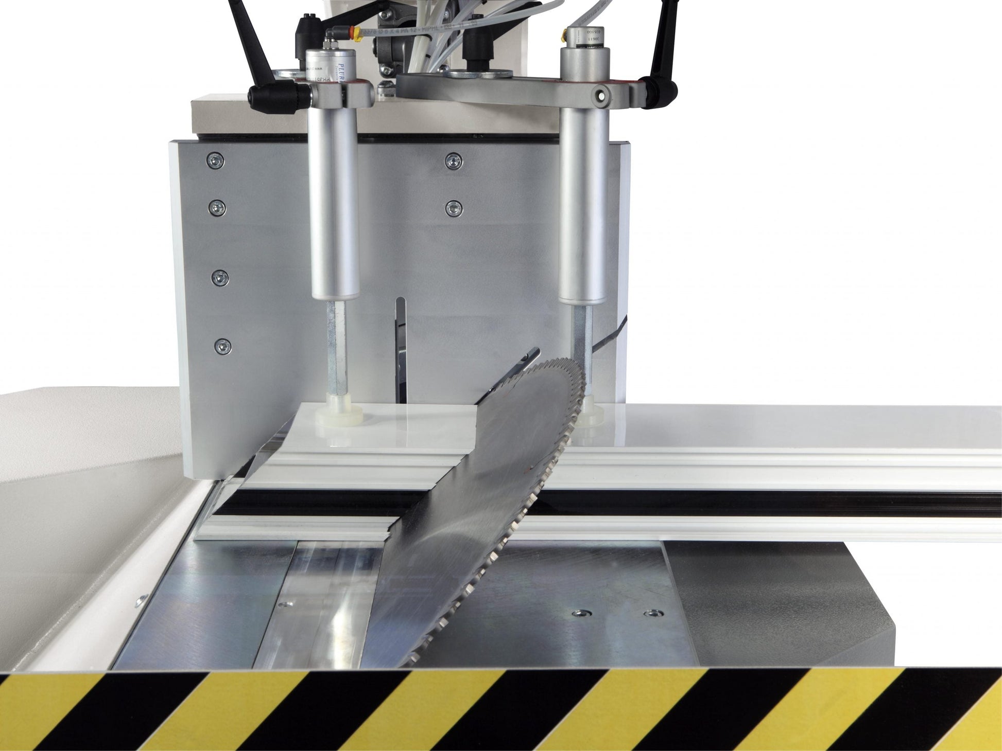 The Kappa machine delivering a seamless transition from 90-degree to 45-degree cuts on aluminum profiles.